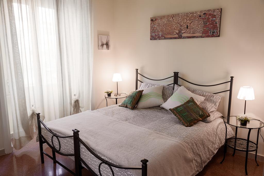 Glam Sm Maggiore Guest House Rome Extérieur photo